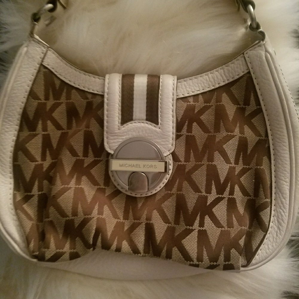 Michael Kors - Picture 2 of 7